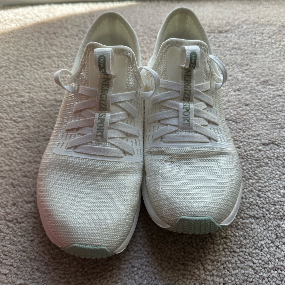 Women's New Balance DynaSoft Nergize Sport v2 Sneakers Shoes EUC in box